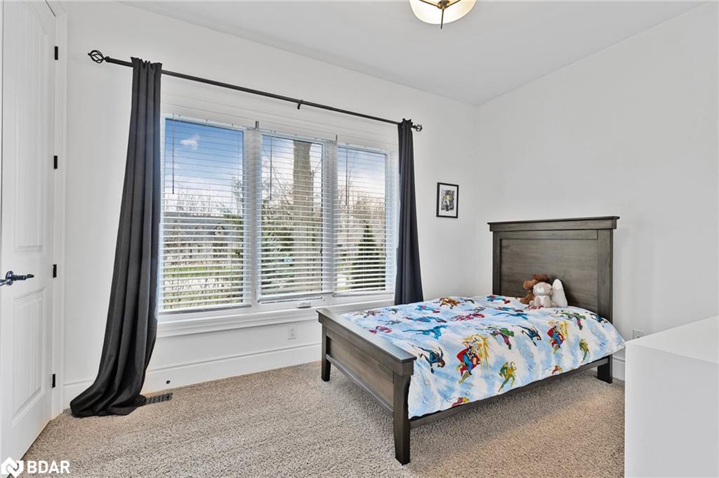 25 Heron Boulevard, Springwater, ON - Indoor Photo Showing Bedroom