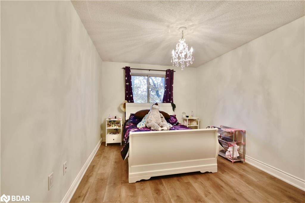 11 Pheasant Trail, Barrie, ON - Indoor Photo Showing Bedroom