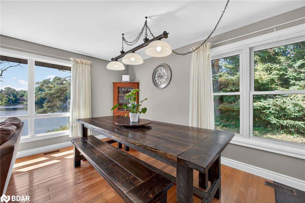 389 Falcon Road, Huntsville, ON - Indoor Photo Showing Dining Room