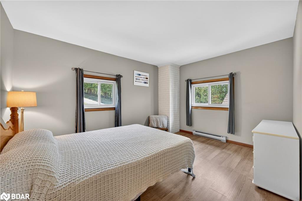 389 Falcon Road, Huntsville, ON - Indoor Photo Showing Bedroom