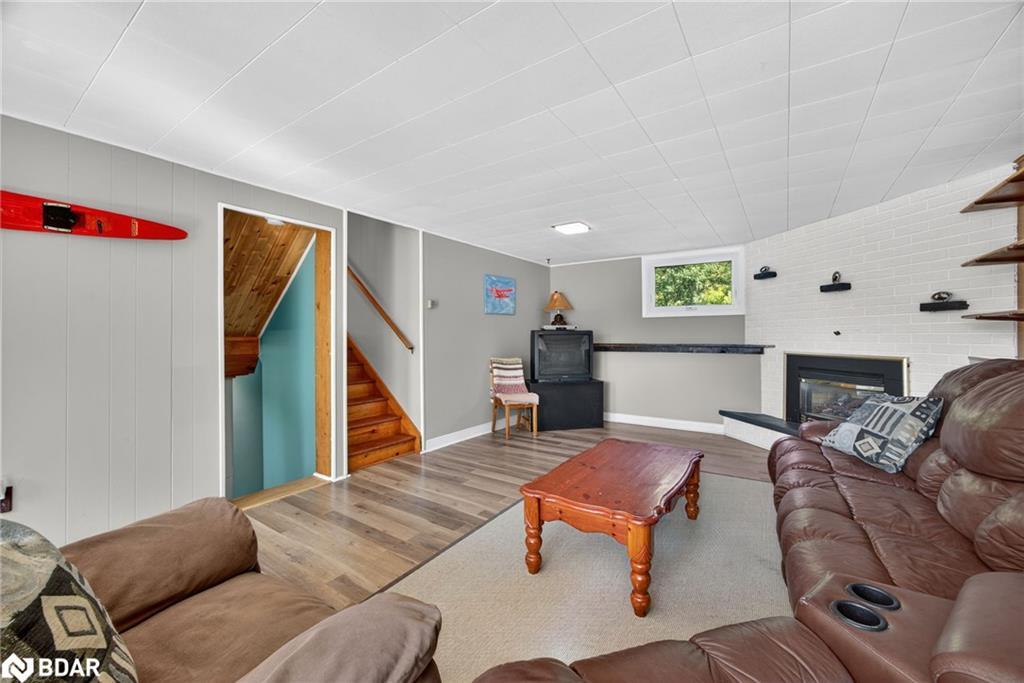 389 Falcon Road, Huntsville, ON - Indoor