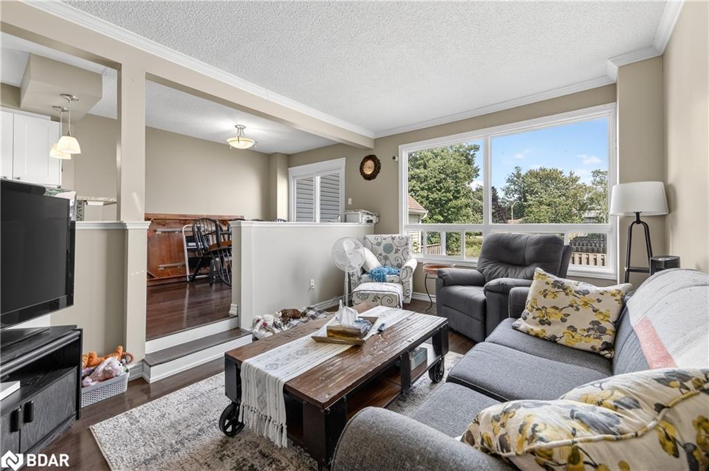 36-12 Lankin Boulevard, Orillia, ON - Indoor Photo Showing Living Room