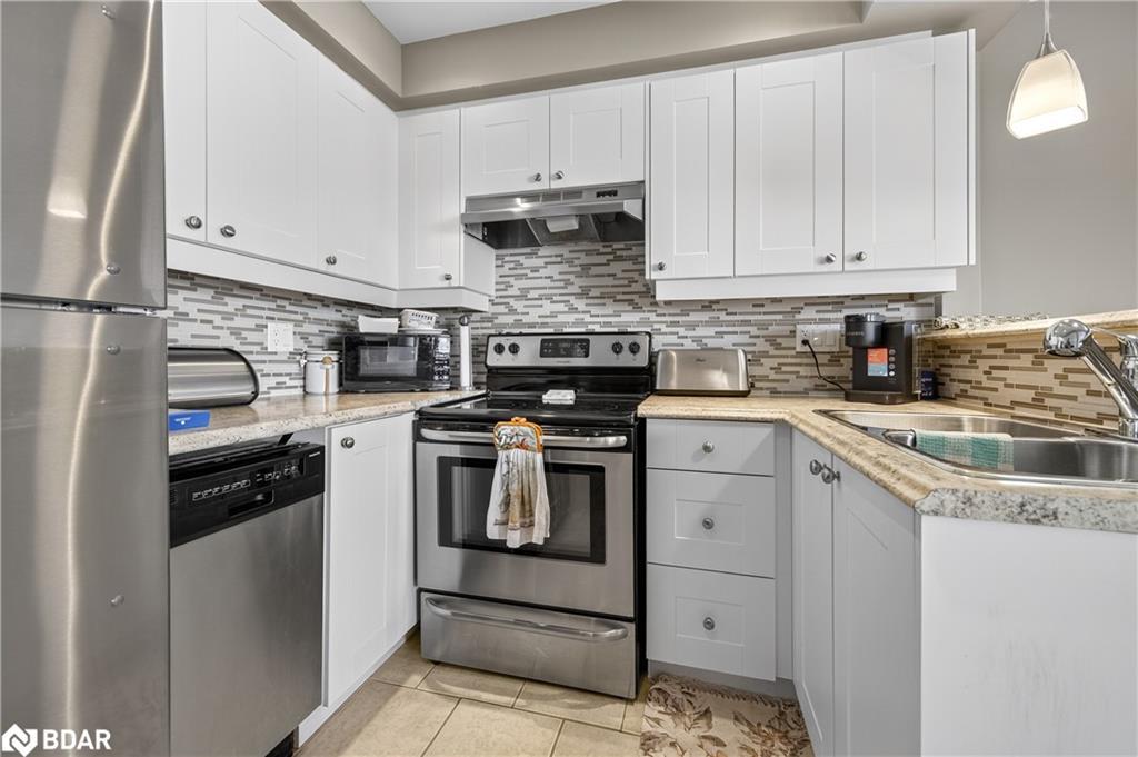 36-12 Lankin Boulevard, Orillia, ON - Indoor Photo Showing Kitchen With Stainless Steel Kitchen With Double Sink