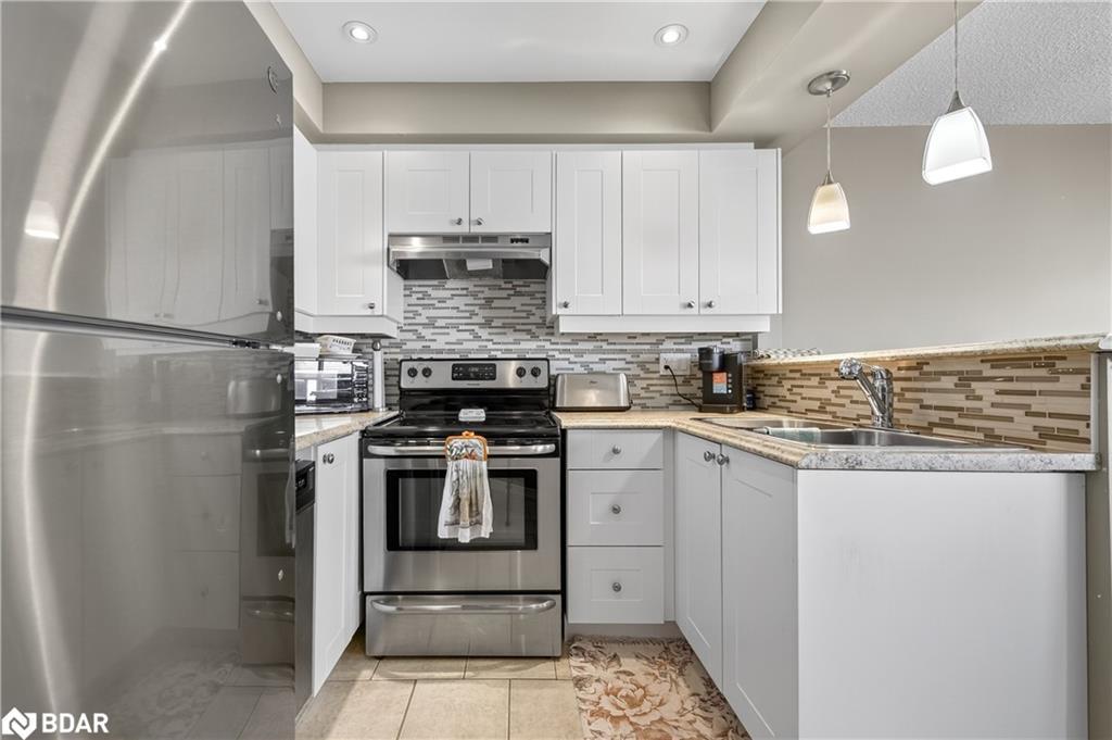 36-12 Lankin Boulevard, Orillia, ON - Indoor Photo Showing Kitchen With Stainless Steel Kitchen With Double Sink