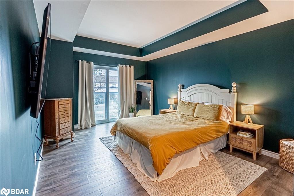 6 Victoria Street, Barrie, ON - Indoor Photo Showing Bedroom