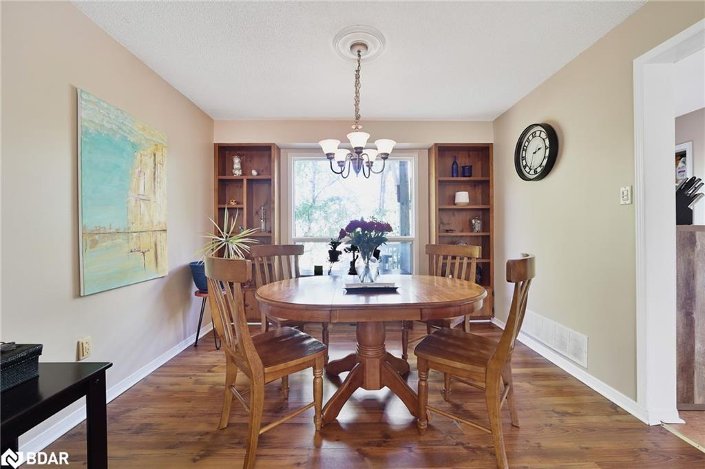 45 Garden Drive, Barrie, ON - Indoor Photo Showing Dining Room