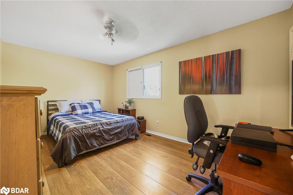 45 Garden Drive, Barrie, ON - Indoor Photo Showing Bedroom