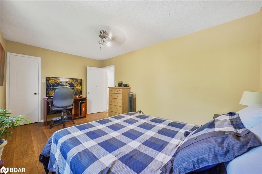 45 Garden Drive, Barrie, ON - Indoor Photo Showing Bedroom