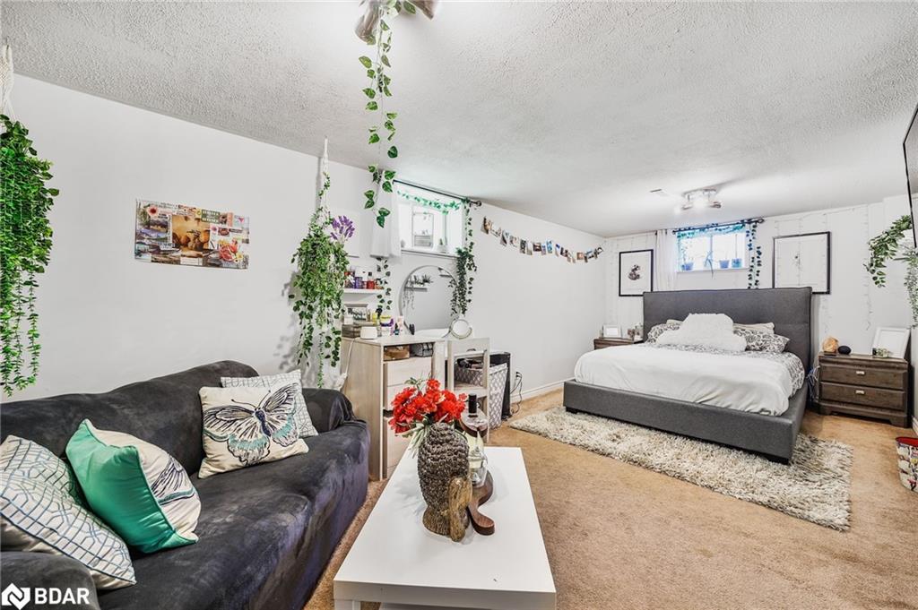 45 Garden Drive, Barrie, ON - Indoor Photo Showing Bedroom