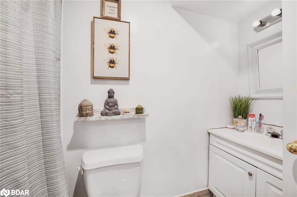 45 Garden Drive, Barrie, ON - Indoor Photo Showing Bathroom