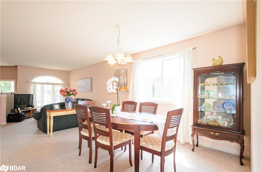 6 Brown Wood Drive, Barrie, ON - Indoor Photo Showing Dining Room