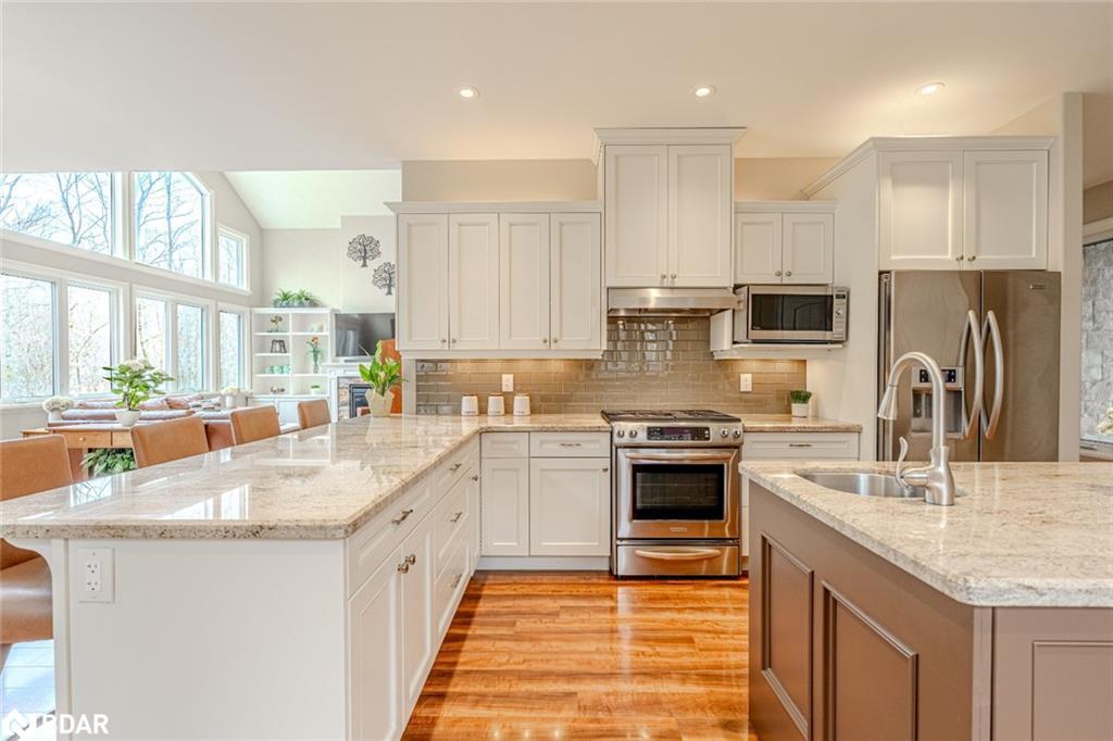 2 Sumach Court, Wasaga Beach, ON - Indoor Photo Showing Kitchen With Stainless Steel Kitchen With Upgraded Kitchen