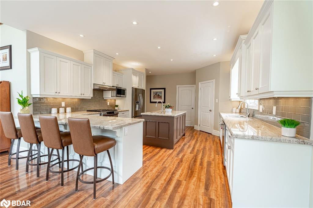 2 Sumach Court, Wasaga Beach, ON - Indoor