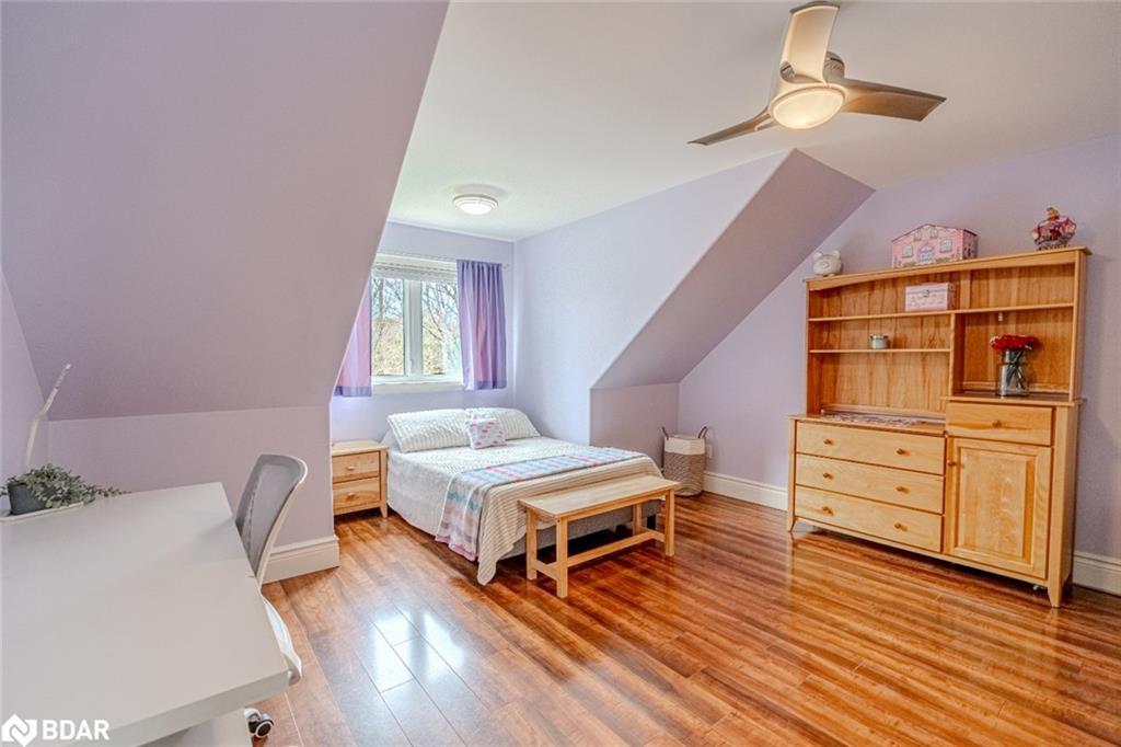 2 Sumach Court, Wasaga Beach, ON - Indoor Photo Showing Bedroom