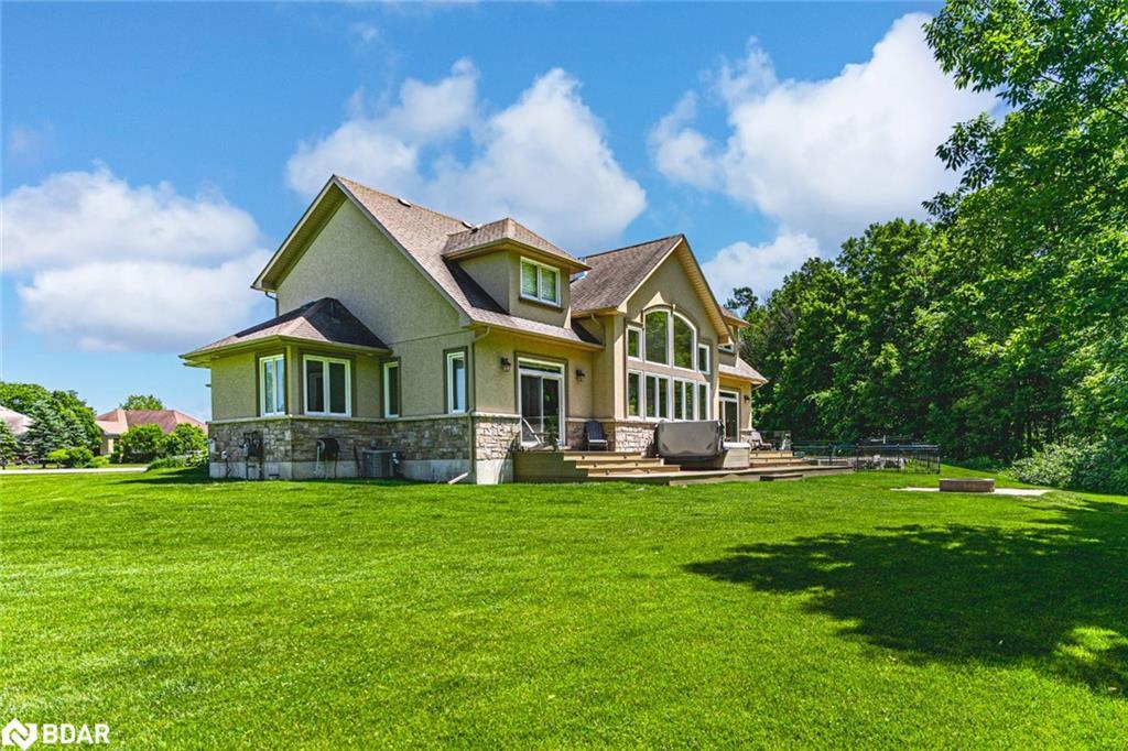 2 Sumach Court, Wasaga Beach, ON - Outdoor