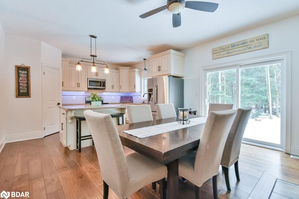 22 Marni Lane, Phelpston, ON - Indoor Photo Showing Dining Room