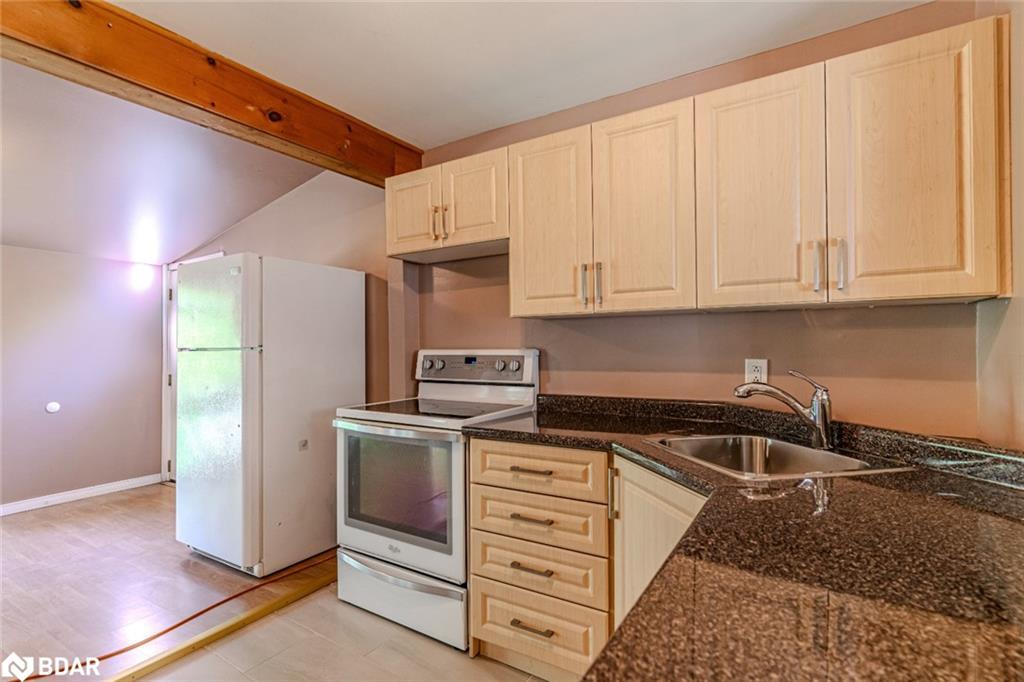 2125 Willard Avenue, Innisfil, ON - Indoor Photo Showing Kitchen