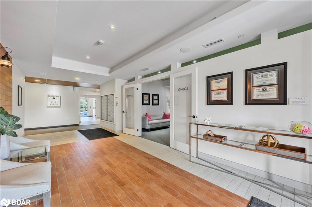 205-720 Yonge Street, Barrie, ON - Indoor Photo Showing Other Room