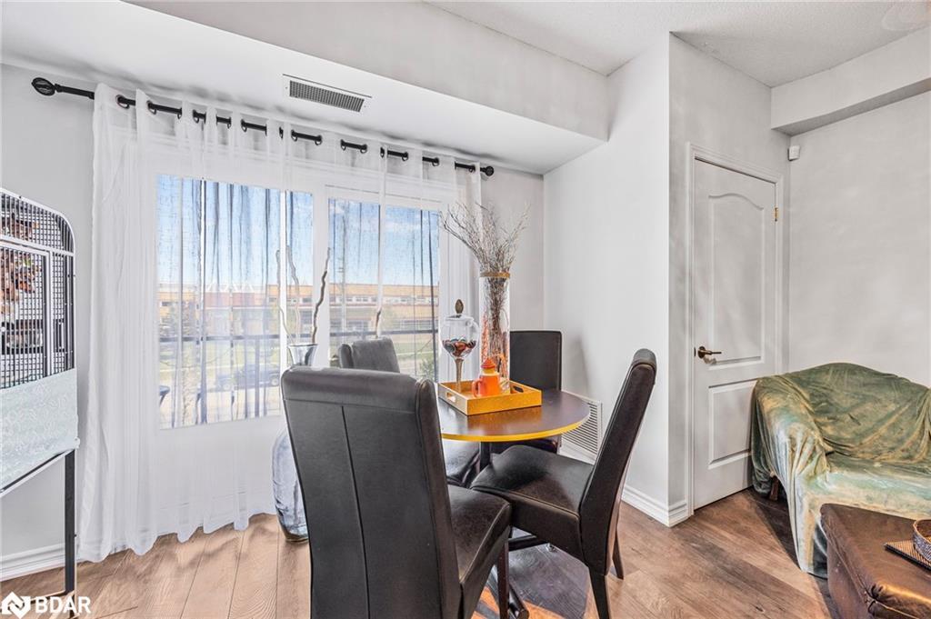 205-720 Yonge Street, Barrie, ON - Indoor