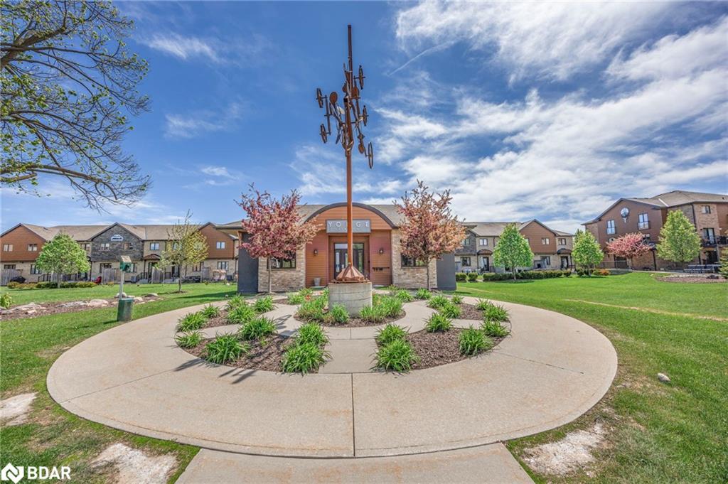 205-720 Yonge Street, Barrie, ON - Outdoor