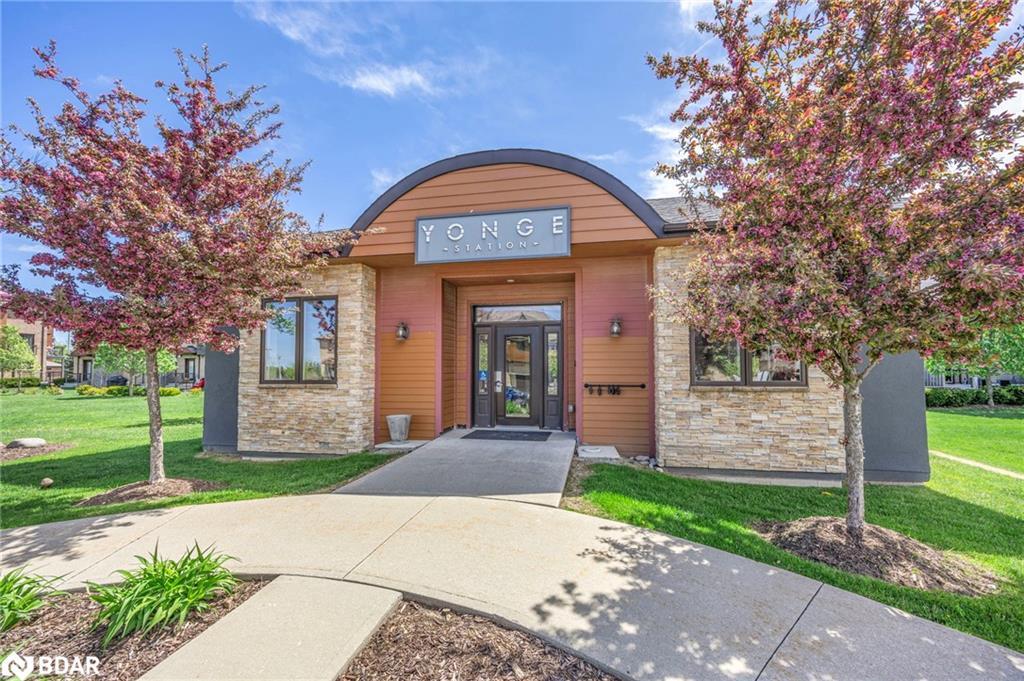205-720 Yonge Street, Barrie, ON - Outdoor
