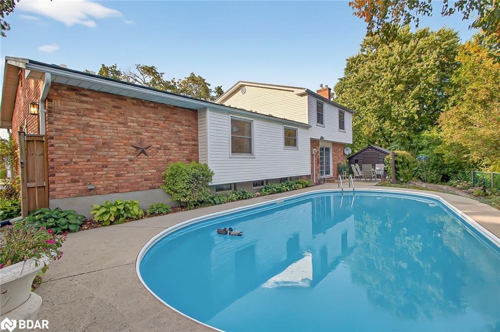 1 Jason Court, London, ON - Outdoor With In Ground Pool With Exterior