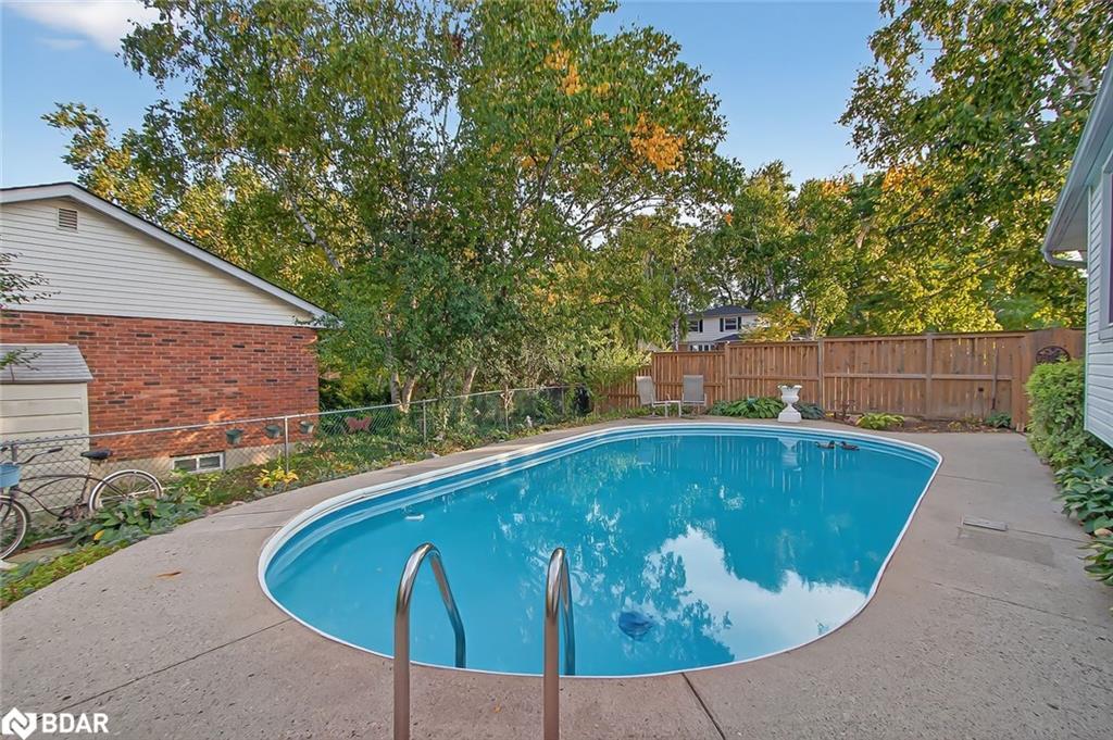 1 Jason Court, London, ON - Outdoor With In Ground Pool With Backyard