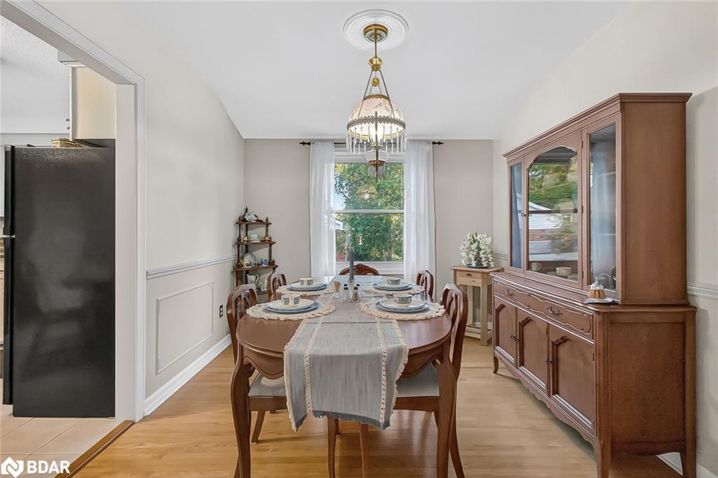 1 Jason Court, London, ON - Indoor Photo Showing Dining Room