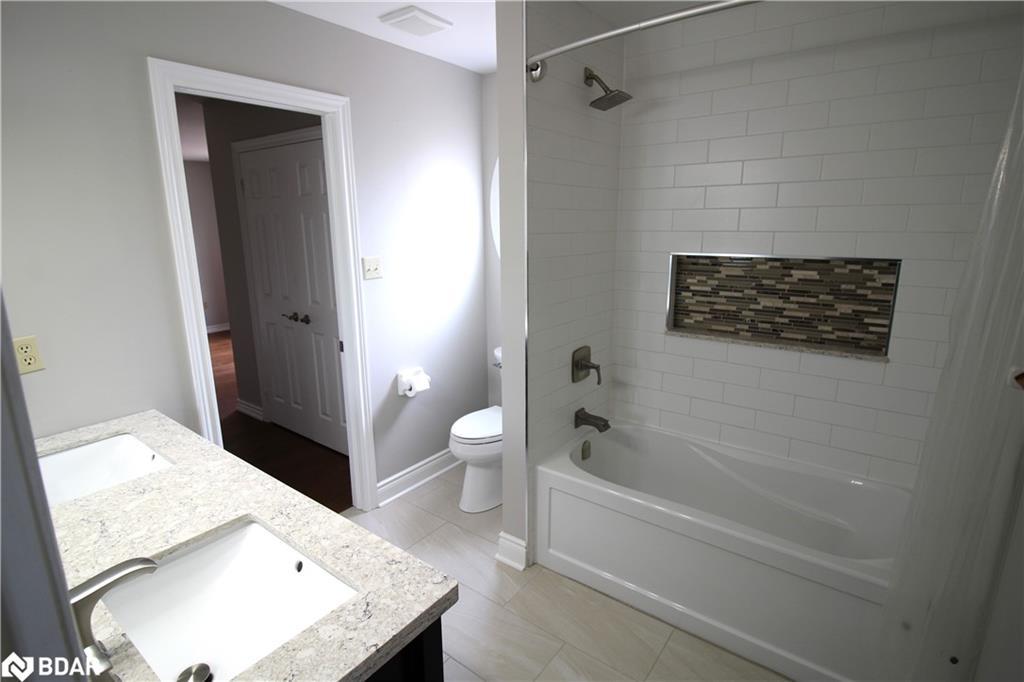 37 Falling Brook Drive, Barrie, ON - Indoor Photo Showing Bathroom
