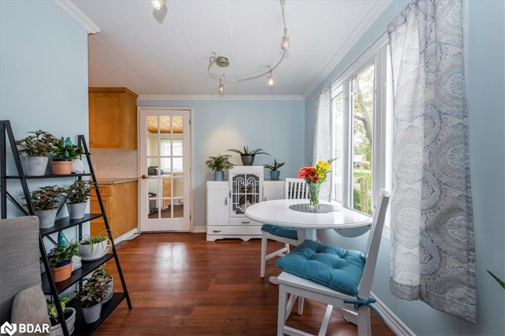 5 Broadway Avenue, Innisfil, ON - Indoor Photo Showing Dining Room