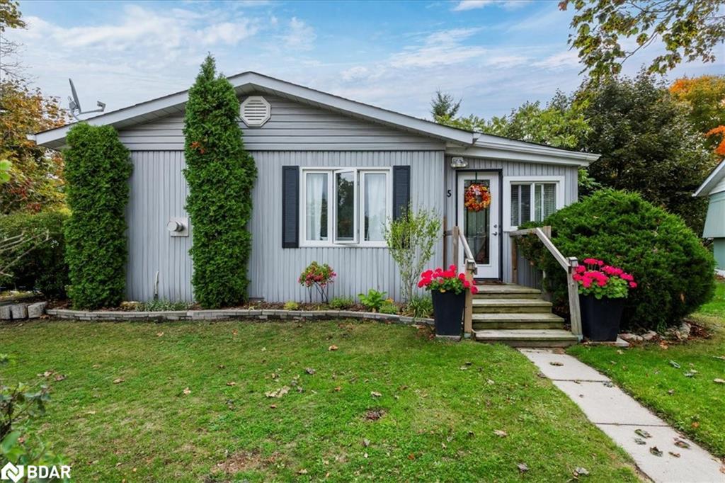 5 Broadway Avenue, Innisfil, ON - Outdoor