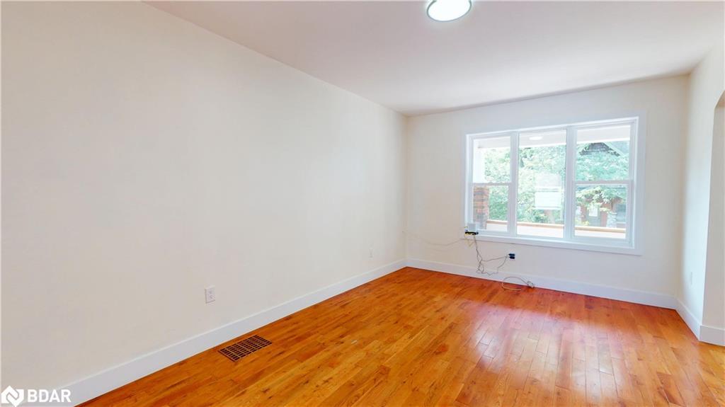 33 Havelock Street, Guelph, ON - Indoor Photo Showing Other Room