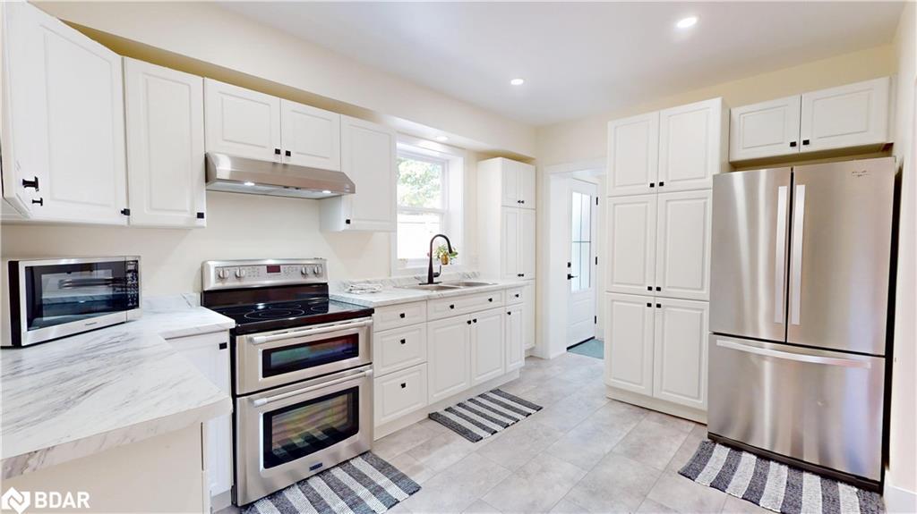 33 Havelock Street, Guelph, ON - Indoor Photo Showing Kitchen