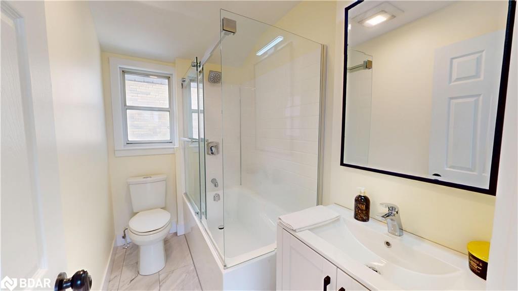 33 Havelock Street, Guelph, ON - Indoor Photo Showing Bathroom