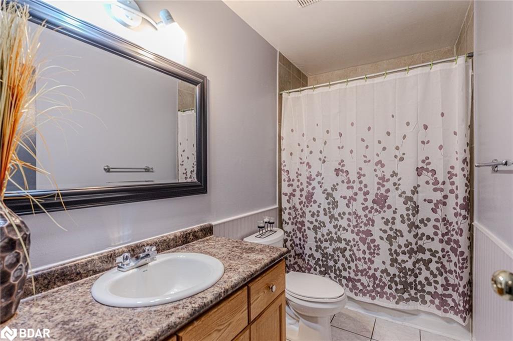 E9-167 Edgehill Drive, Barrie, ON - Indoor Photo Showing Bathroom