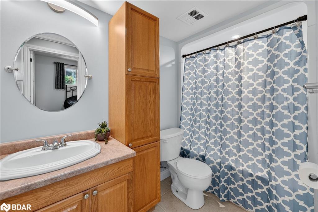 B08-126 Bell Farm Road, Barrie, ON - Indoor Photo Showing Bathroom