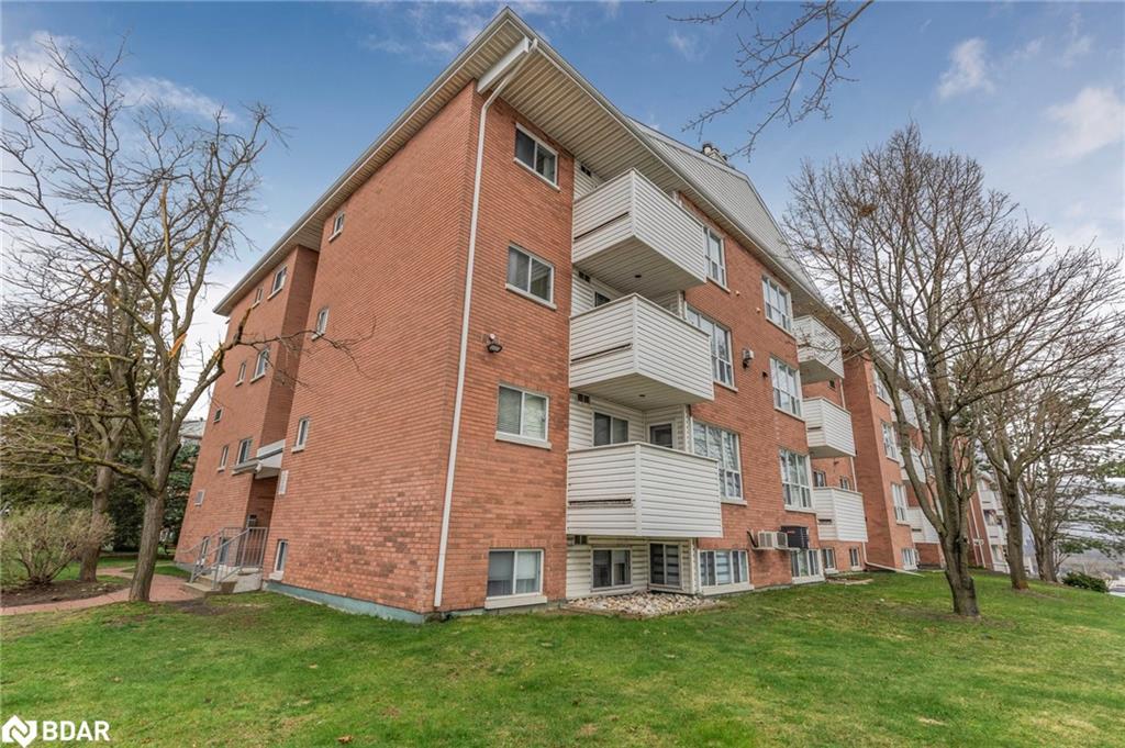 B08-126 Bell Farm Road, Barrie, ON - Outdoor