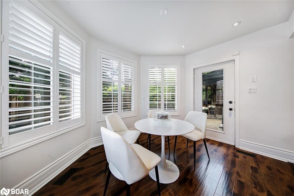 6 Colton Crescent S, Vaughan, ON - Indoor Photo Showing Dining Room