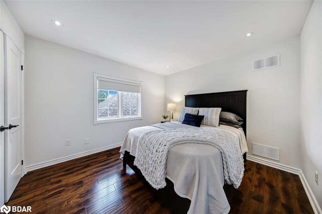 6 Colton Crescent S, Vaughan, ON - Indoor Photo Showing Bedroom