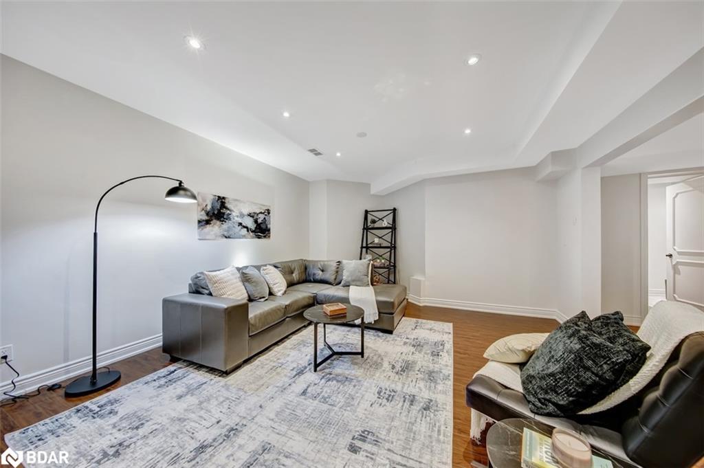 6 Colton Crescent S, Vaughan, ON - Indoor Photo Showing Living Room