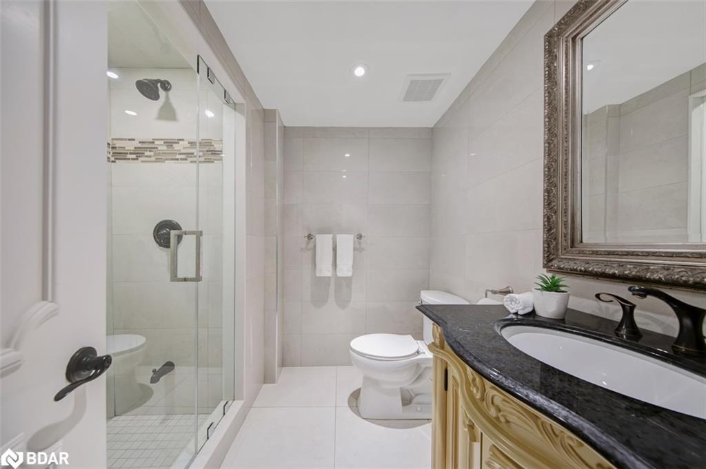 6 Colton Crescent S, Vaughan, ON - Indoor Photo Showing Bathroom