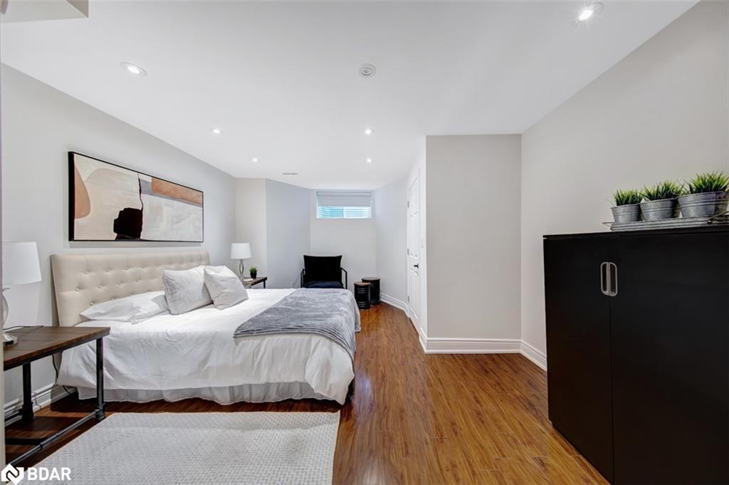 6 Colton Crescent S, Vaughan, ON - Indoor Photo Showing Bedroom