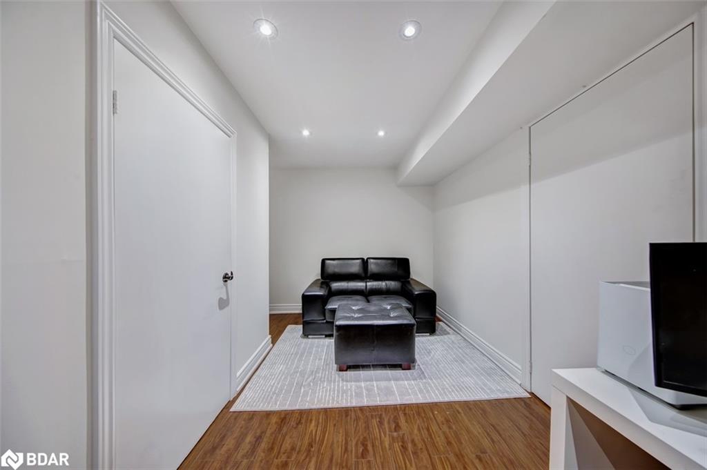 6 Colton Crescent S, Vaughan, ON - Indoor Photo Showing Other Room