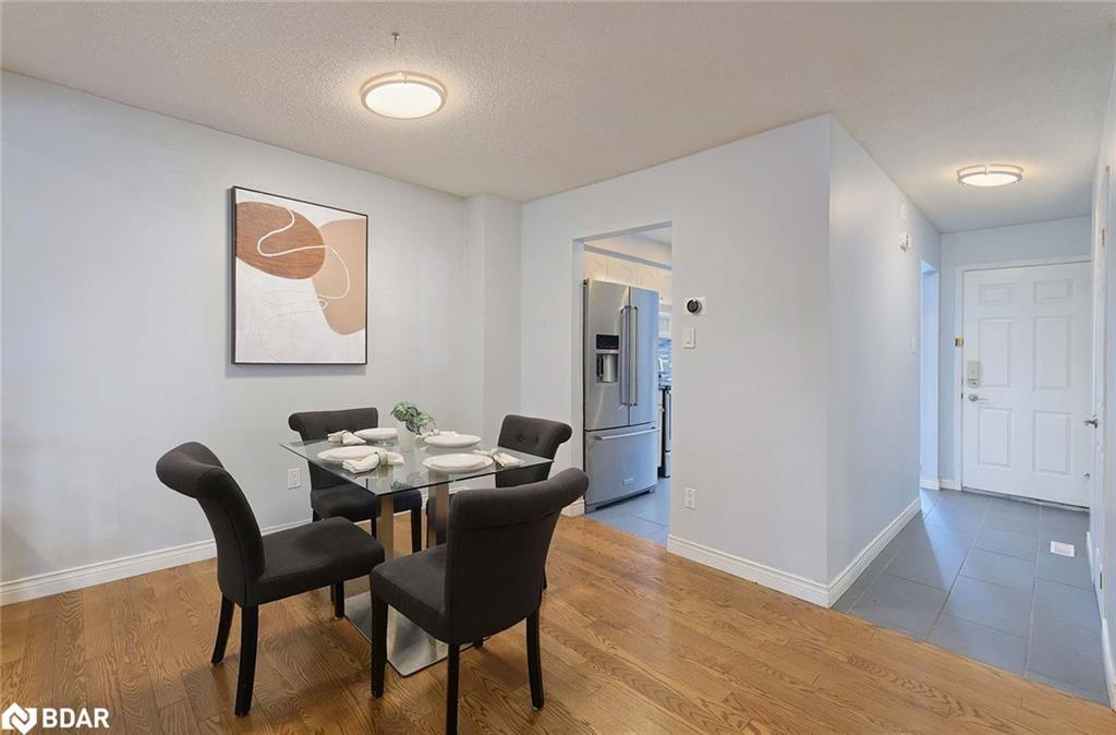 34-800 Upper Paradise Road, Hamilton, ON - Indoor Photo Showing Dining Room