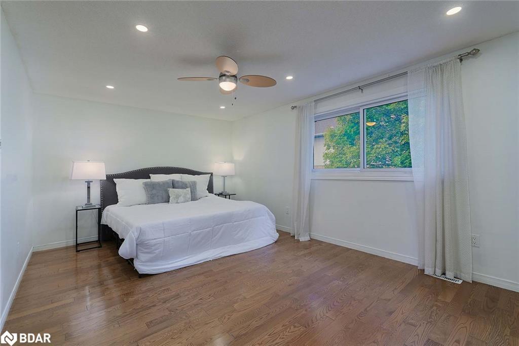 34-800 Upper Paradise Road, Hamilton, ON - Indoor Photo Showing Bedroom