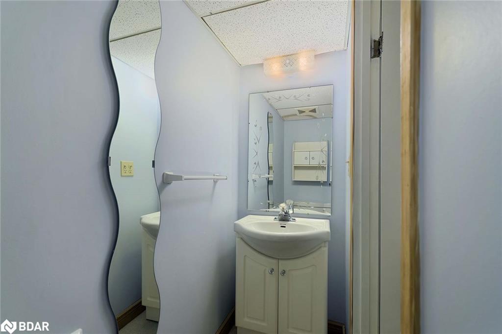 34-800 Upper Paradise Road, Hamilton, ON - Indoor Photo Showing Bathroom