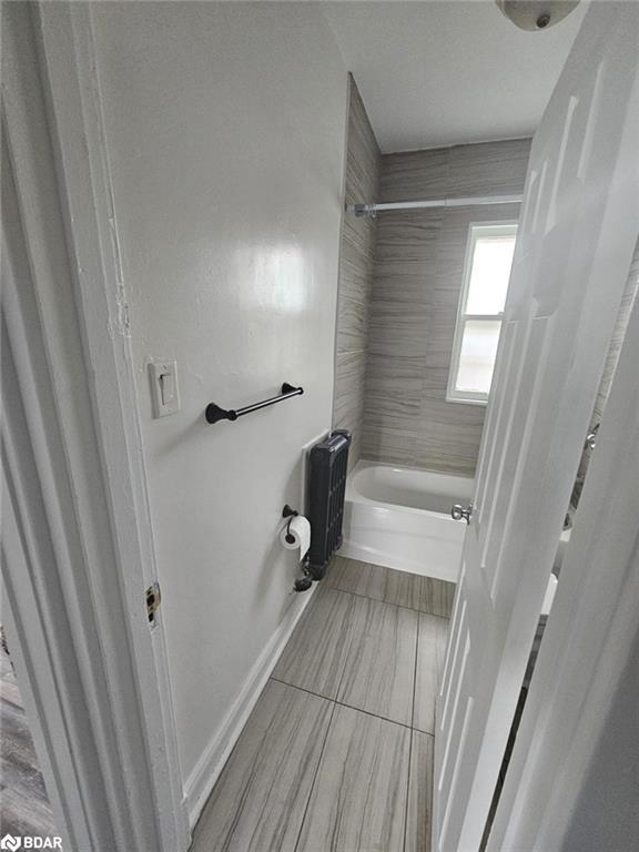 5-991 Main Street E, Hamilton, ON - Indoor Photo Showing Bathroom