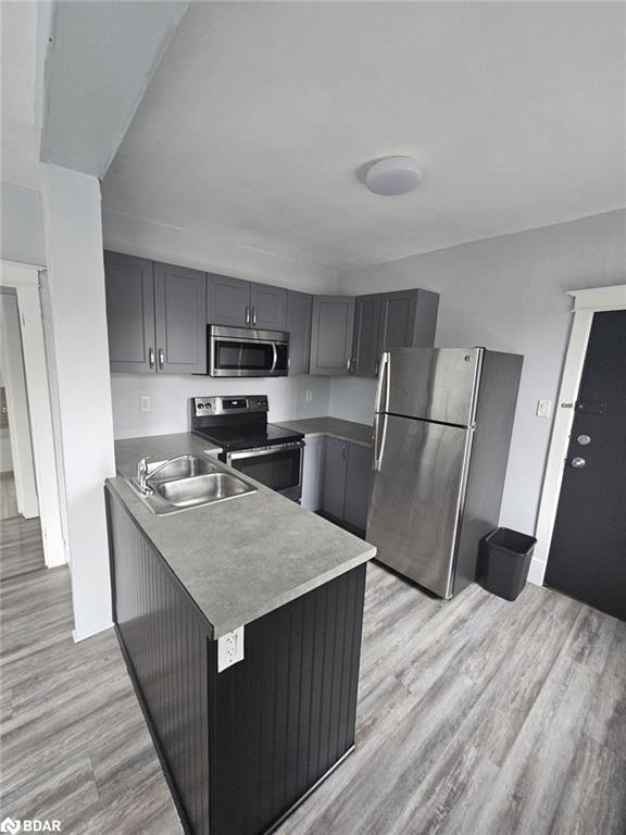 5-991 Main Street E, Hamilton, ON - Indoor Photo Showing Kitchen With Double Sink
