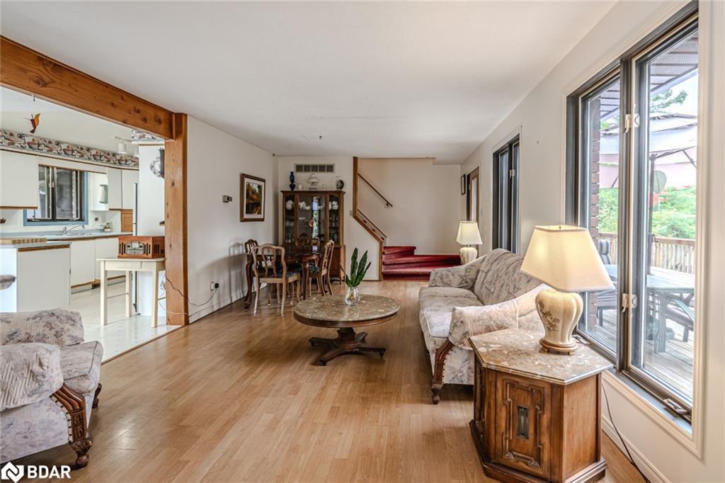 1506 Torpitt Road, Severn, ON - Indoor Photo Showing Living Room