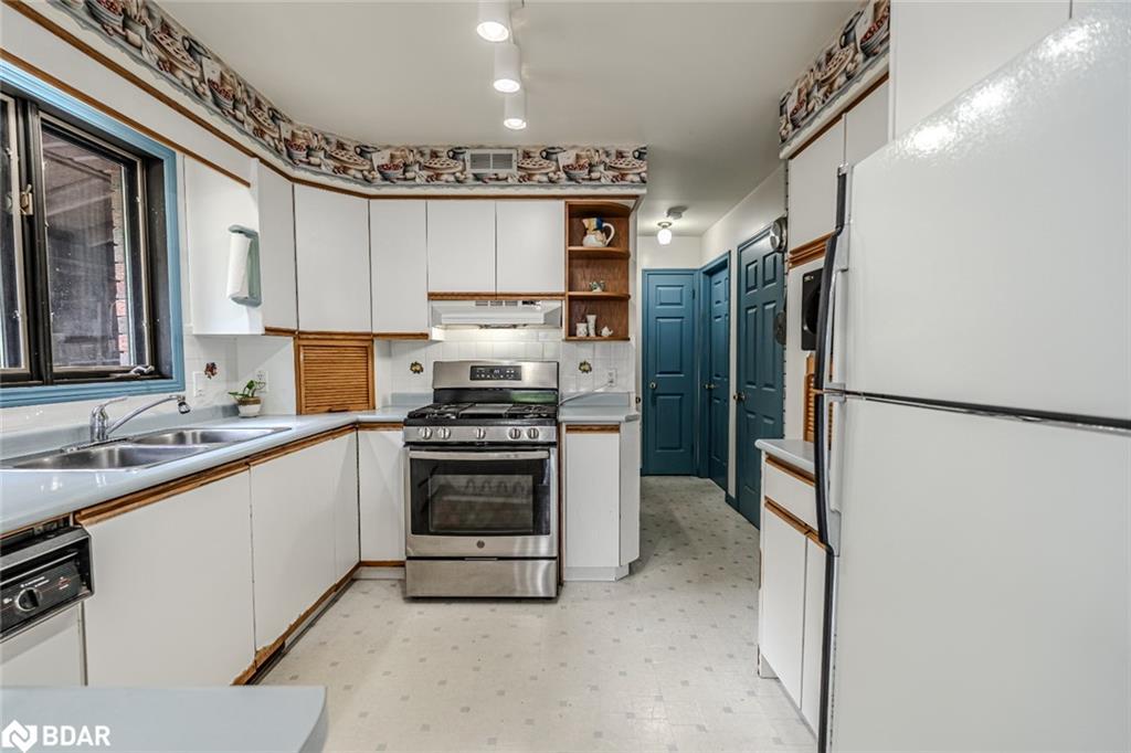 1506 Torpitt Road, Severn, ON - Indoor Photo Showing Kitchen With Double Sink